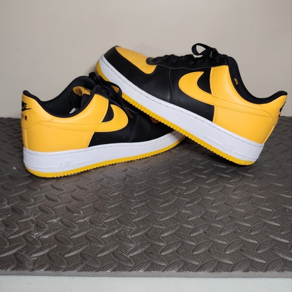 Air Force 1 Black University Gold - Picture 3 of 10